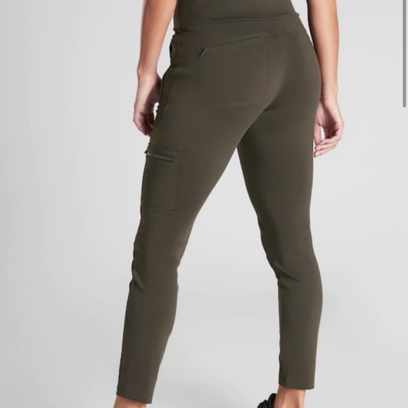 Athleta Headlands Hybrid Cargo pants size 4 in olive green - Picture 2 of 6
